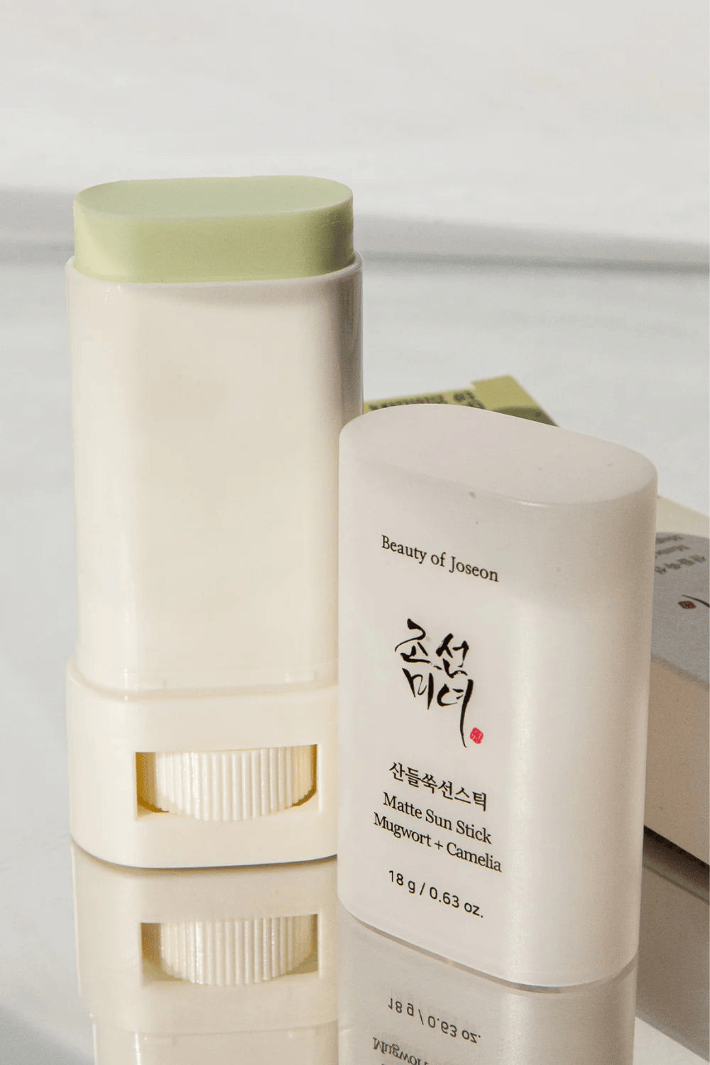Matte Sun Stick Mugwort + Camilia